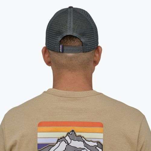 Patagonia P-6 Logo LoPro Trucker Baseballkappe schmieden grau