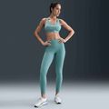 Nike Swoosh Light Support Trainings-BH Kanone/Weiß 7