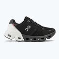 Women's On Cloudflyer 4 schwarz/weiß Laufschuhe 2