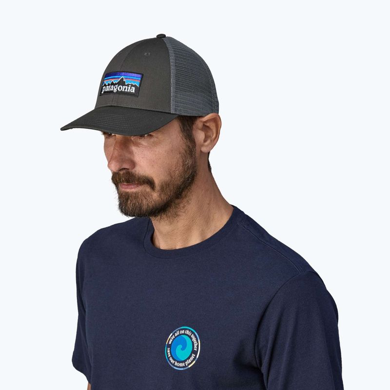 Patagonia P-6 Logo LoPro Trucker Baseballkappe schmieden grau 3