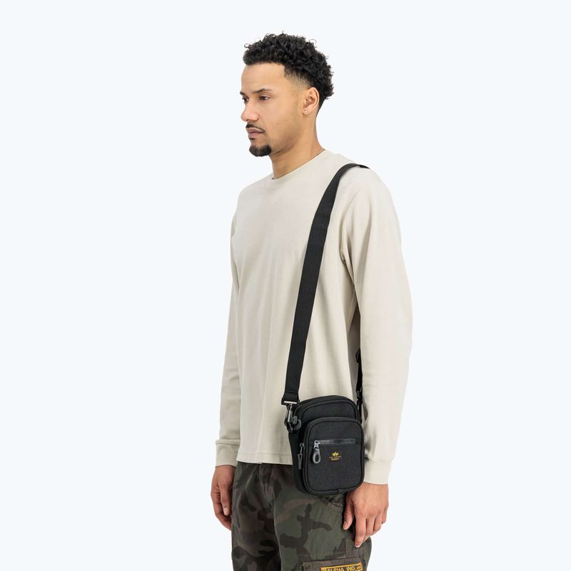 Herren Alpha Industries Label Messenger Bag Small 1 l schwarz 3