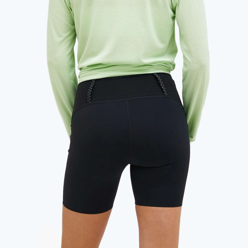 Frauen Peak Performance Light Shorts schwarz 2